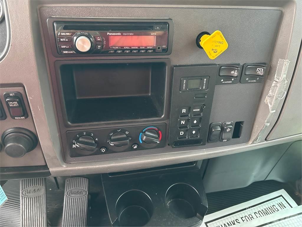 Peterbilt 337 탑차 트럭