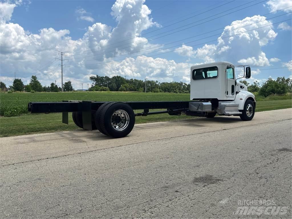 Peterbilt 337 새시 운전실 트럭