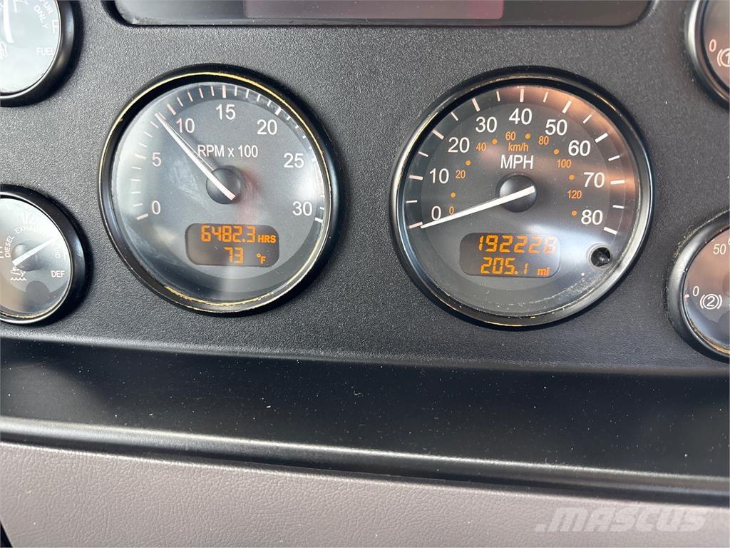 Peterbilt 337 새시 운전실 트럭