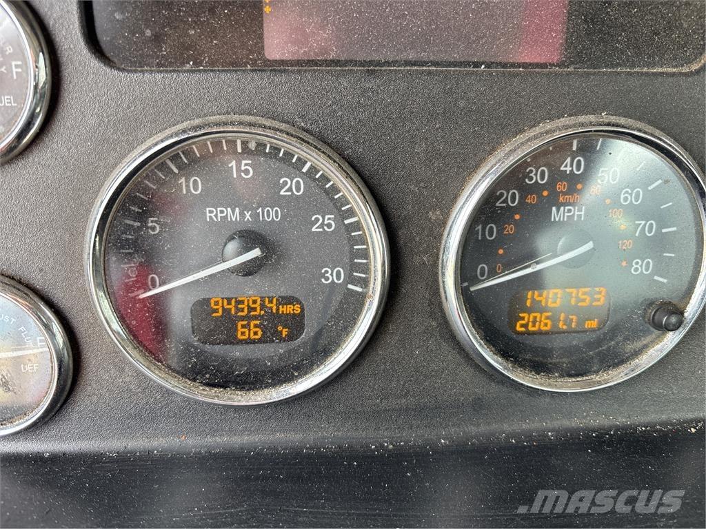 Peterbilt 337 트랙터 유닛