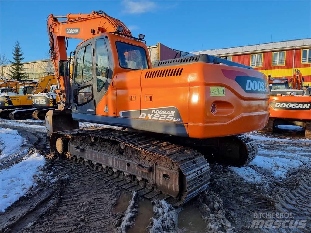 Doosan DX225LC 대형 굴삭기 29톤 이상