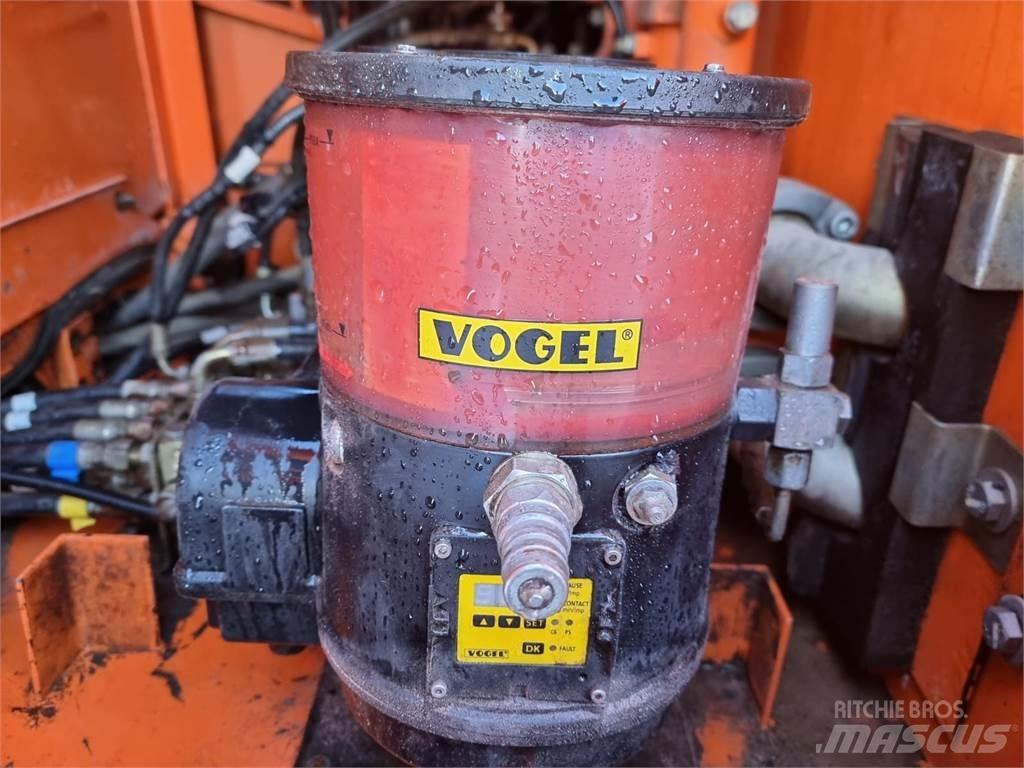 Doosan DX225LC 대형 굴삭기 29톤 이상