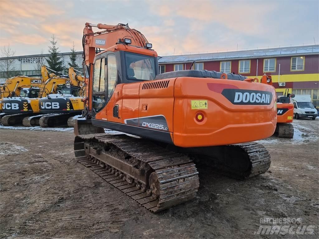 Doosan DX225LC 대형 굴삭기 29톤 이상