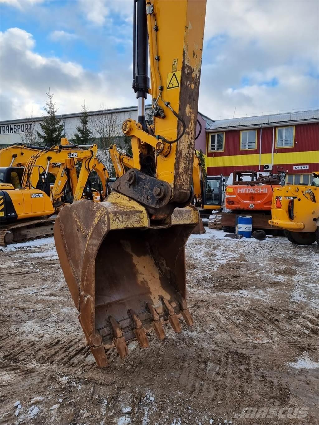 JCB JS220LC Plus 대형 굴삭기 29톤 이상