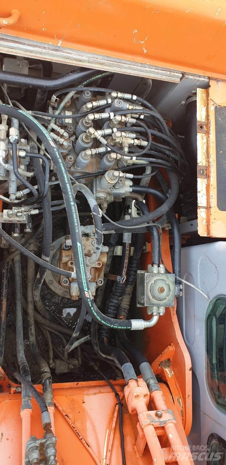 Kobelco E215LC 대형 굴삭기 29톤 이상