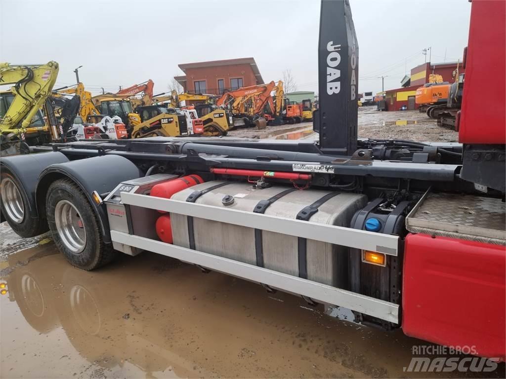 Scania R620 훅 리프트 트럭