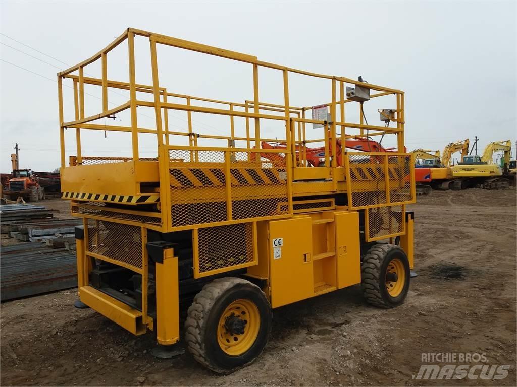 SkyJack SJ 8831 가위형 리프트