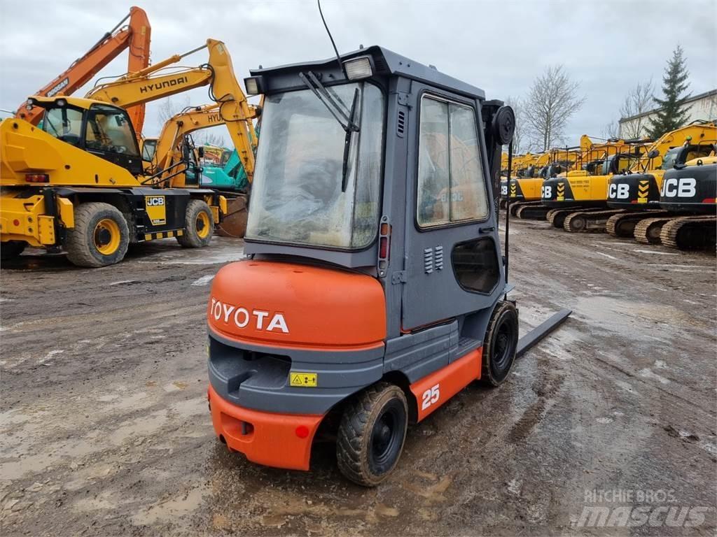 Toyota FD25 디젤 지게차