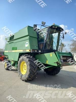 John Deere 2256 2WD 콤바인 수확기
