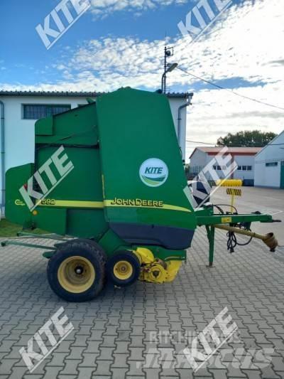 John Deere 592 원형 곤포기