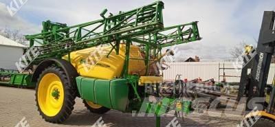 John Deere 732i/21 견인형 분무기