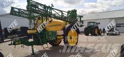 John Deere 732i/21 견인형 분무기