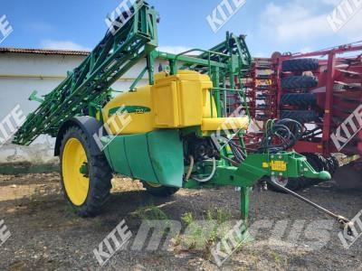 John Deere 732I/27M 견인형 분무기