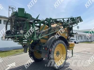 John Deere 832/18i 견인형 분무기
