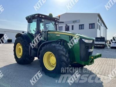 John Deere 8335R 트랙터