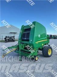 John Deere 854 원형 곤포기