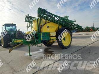 John Deere M740i 견인형 분무기