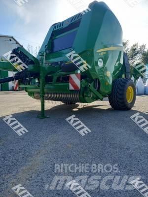 John Deere V451M 원형 곤포기