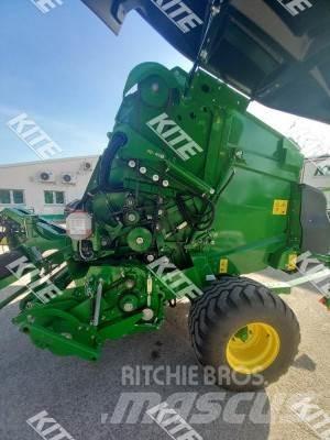 John Deere V451M 원형 곤포기