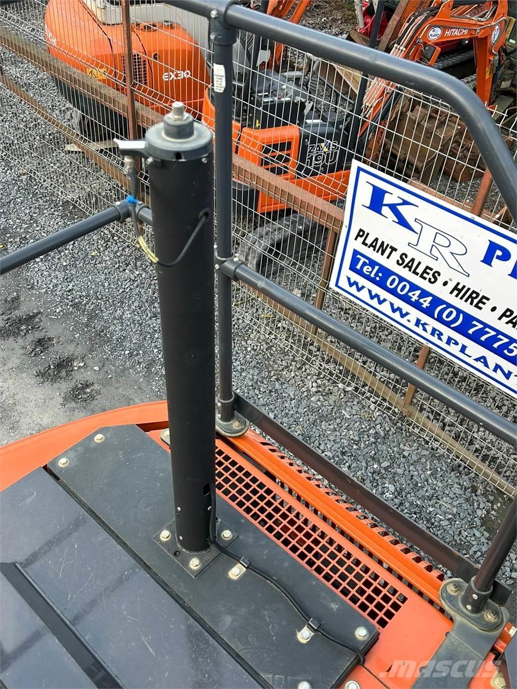 Hitachi ZX130LCN-6 대형 굴삭기 29톤 이상