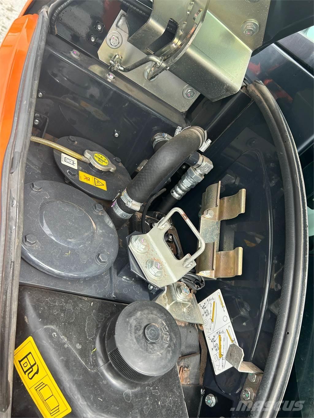 Hitachi ZX38U-6 대형 굴삭기 29톤 이상