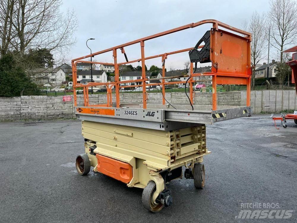JLG 3246ES 가위형 리프트