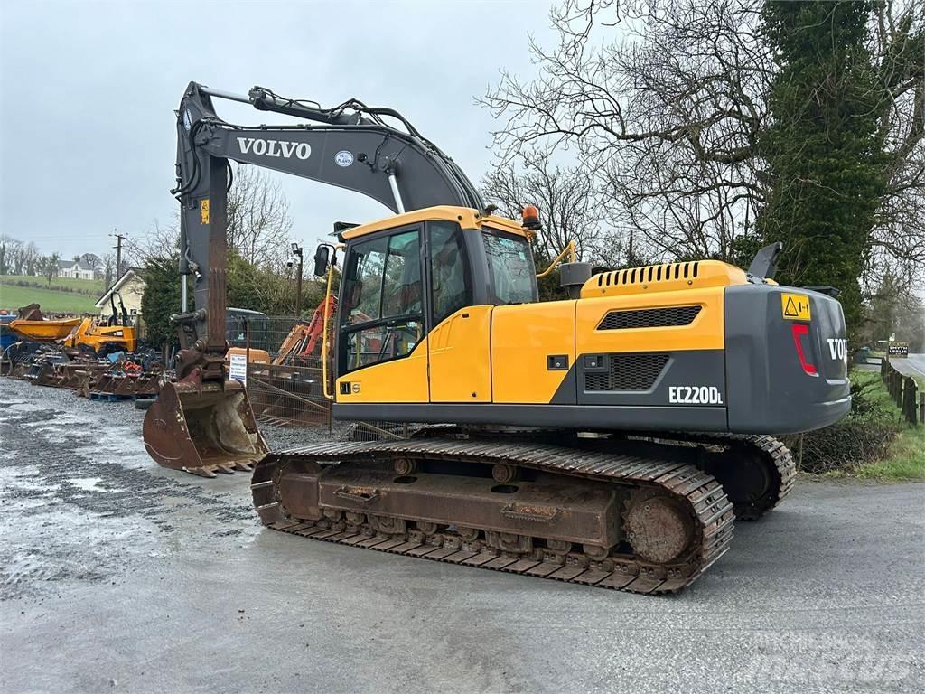Volvo EC220DL 대형 굴삭기 29톤 이상