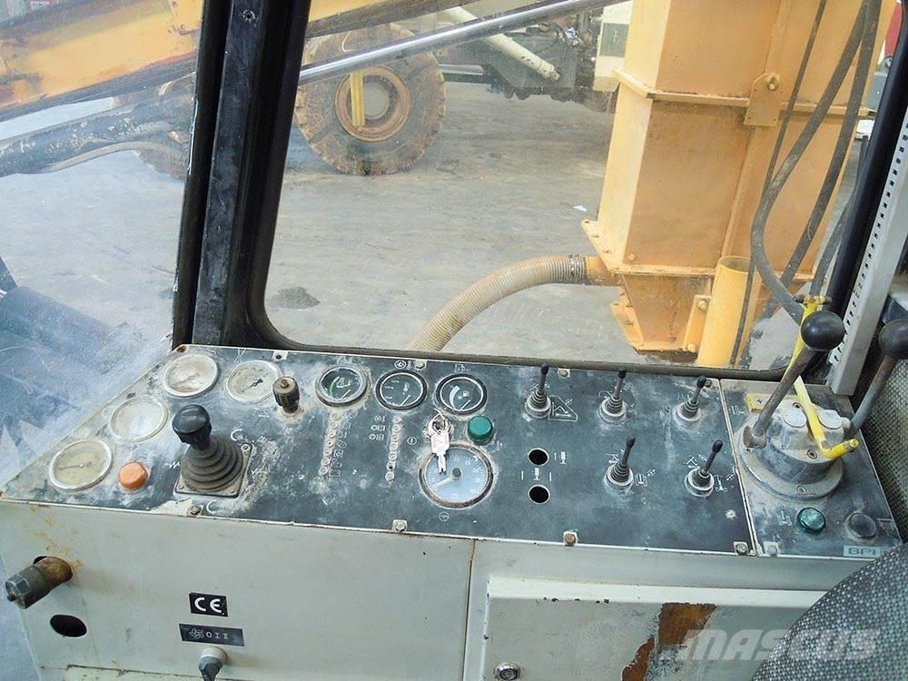 Böhler DTC 118 도로 굴착기