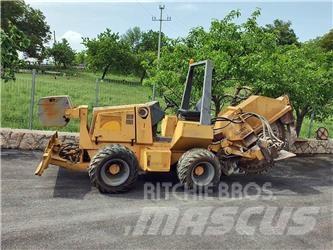 CASE 560 트렌처
