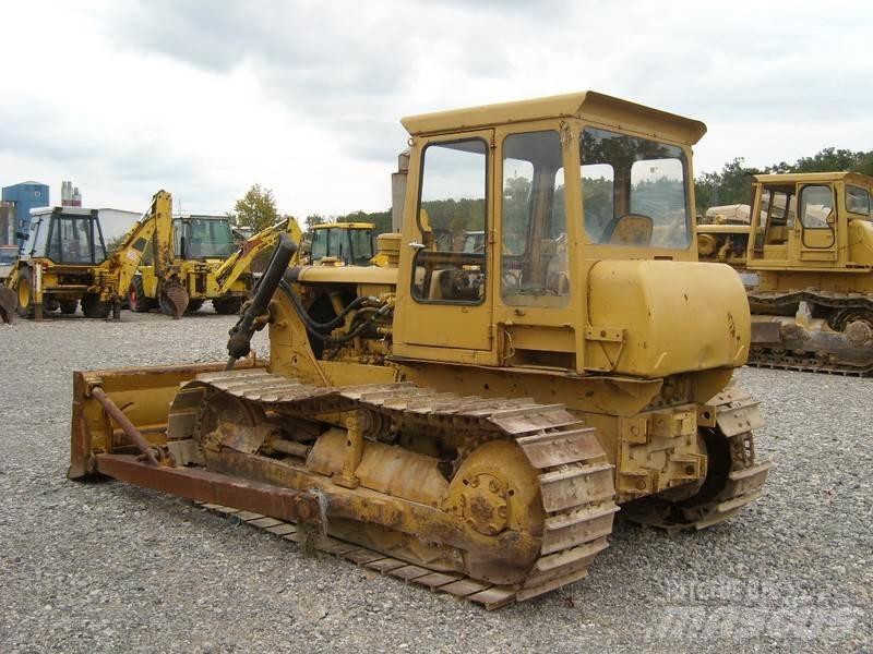 CAT D4 크롤러 도저