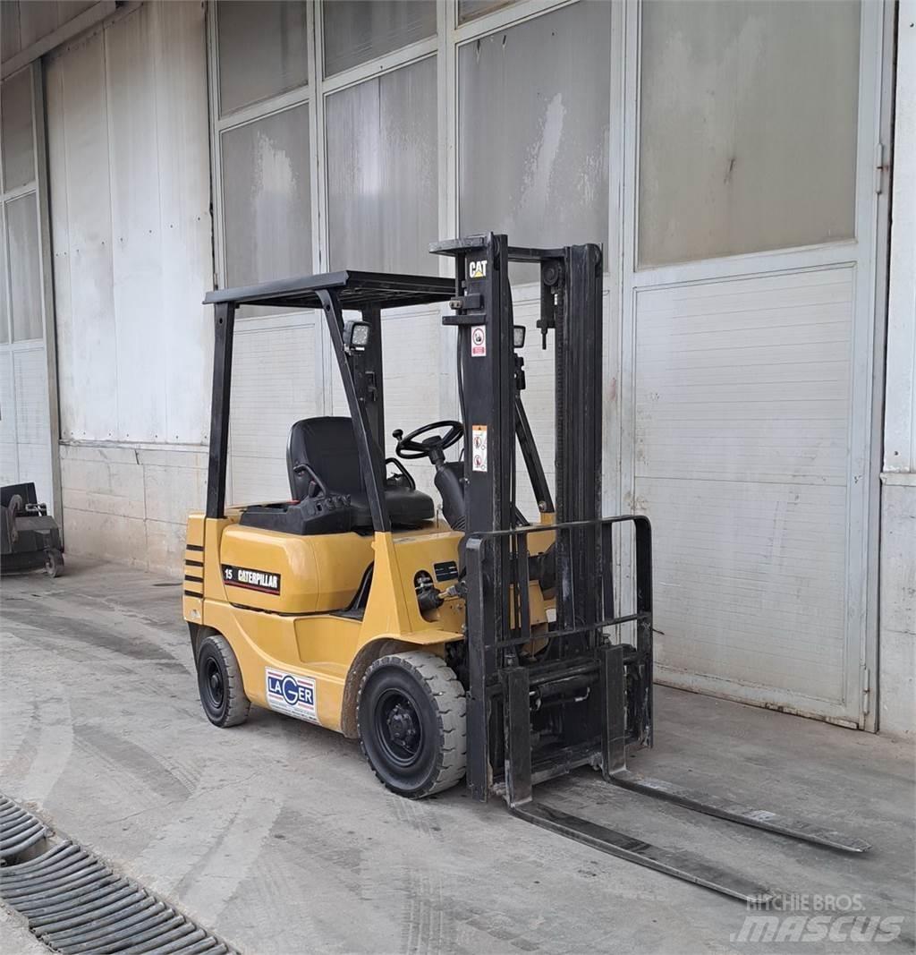 CAT DP15 디젤 지게차