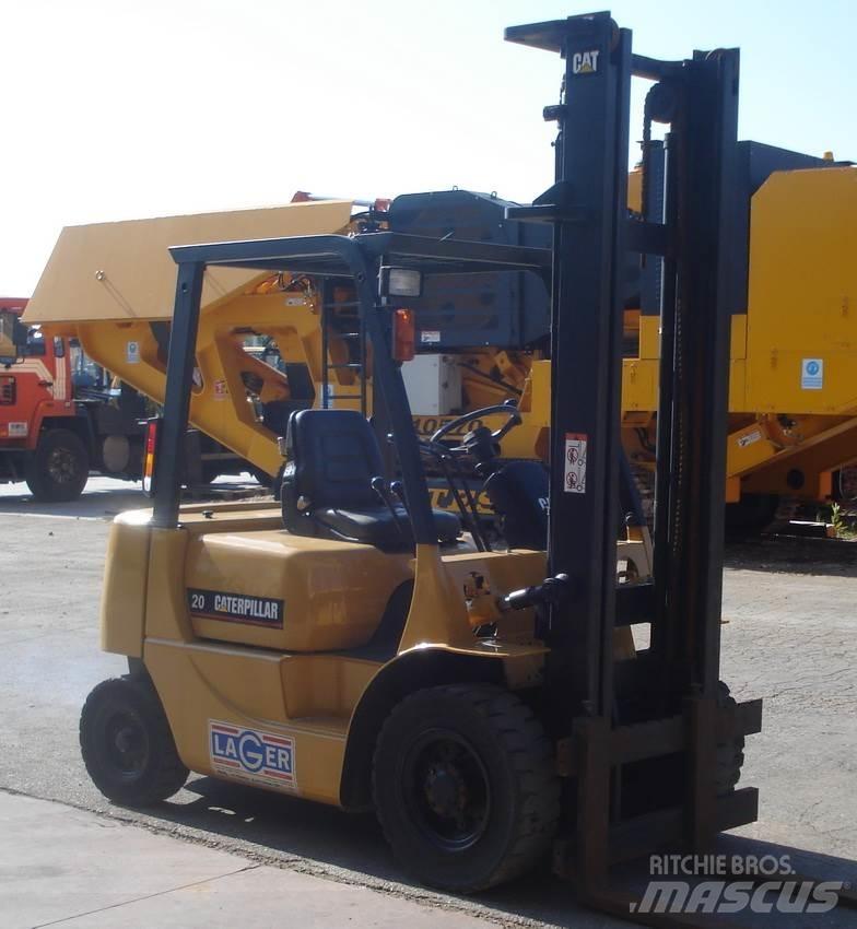 CAT DP20 디젤 지게차