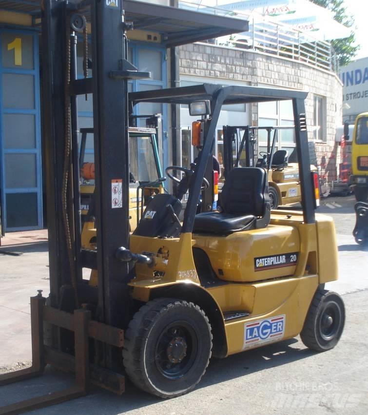 CAT DP20 디젤 지게차