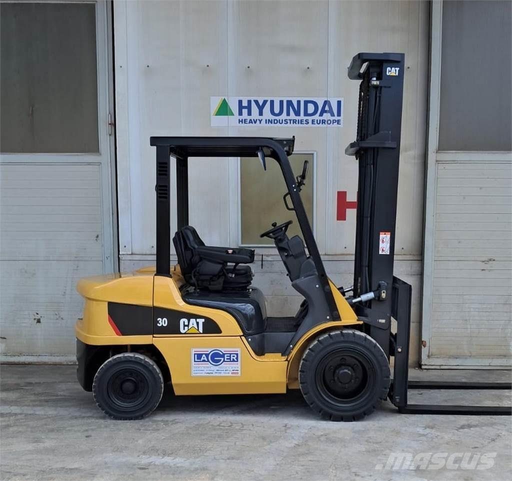 CAT DP30NT 디젤 지게차