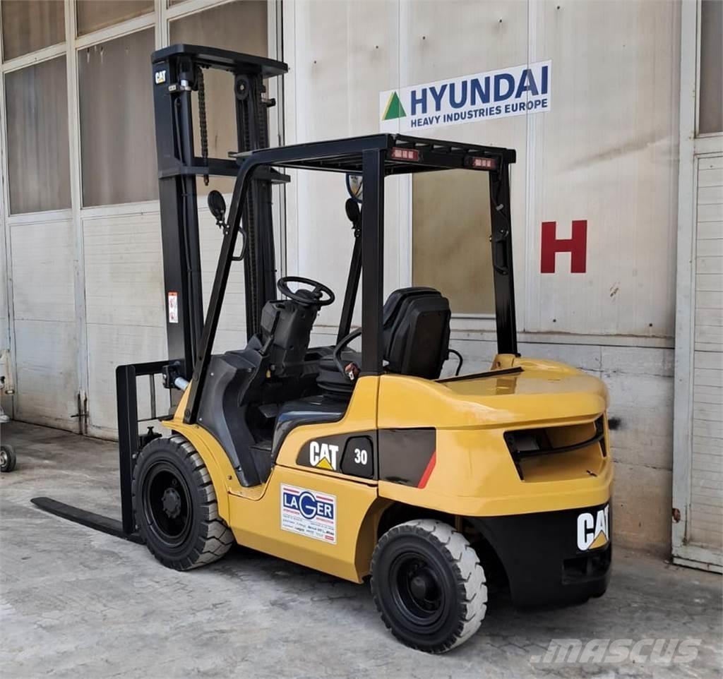 CAT DP30NT 디젤 지게차