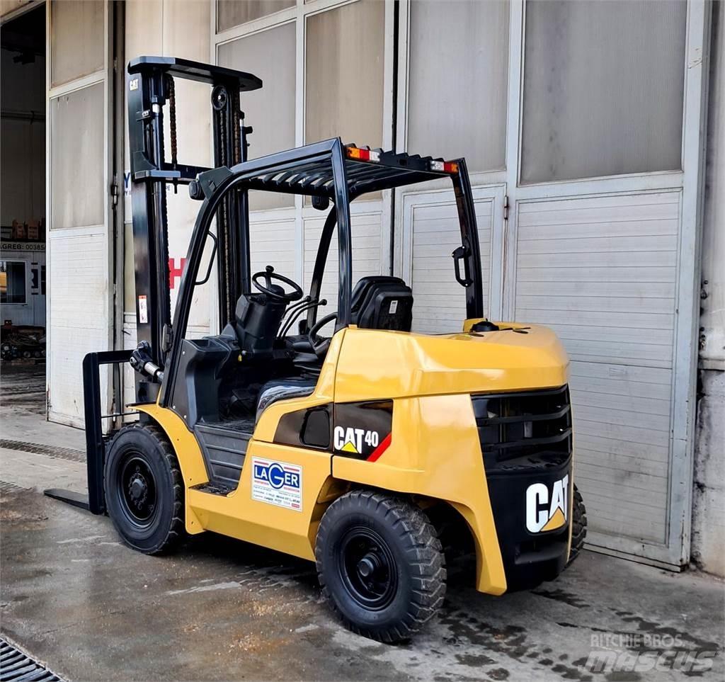 CAT DP40NT 디젤 지게차