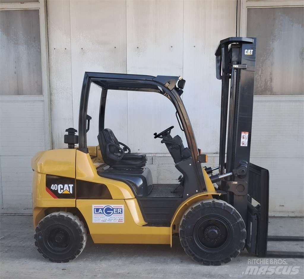 CAT DP40NT 디젤 지게차