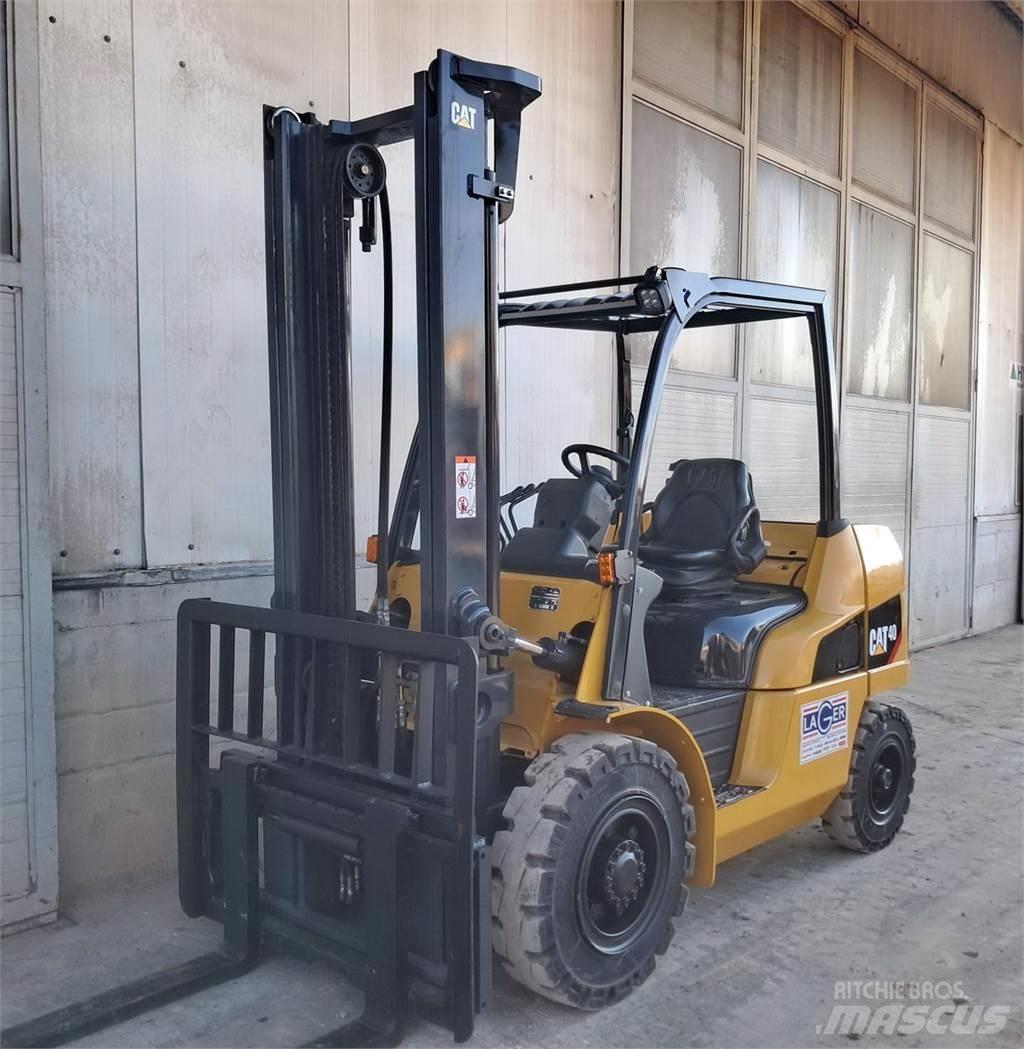 CAT DP40NT 디젤 지게차