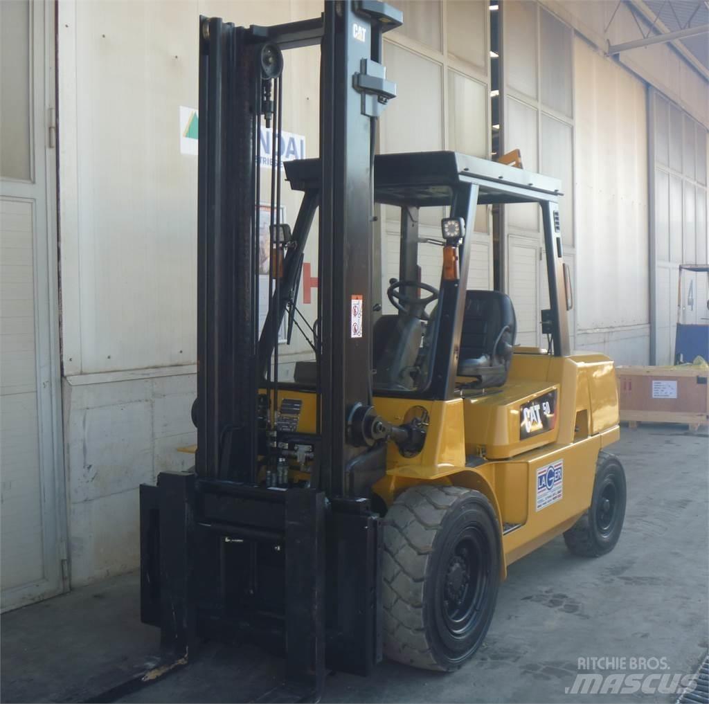 CAT DP50K 디젤 지게차