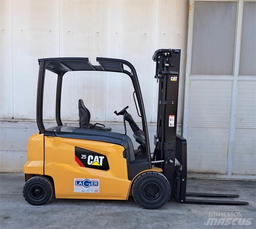 CAT EP25N 전동 지게차