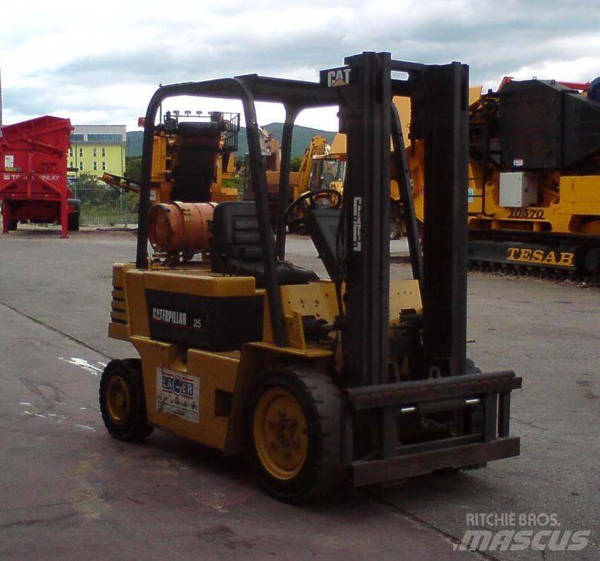 CAT GP25-2 LPG 지게차