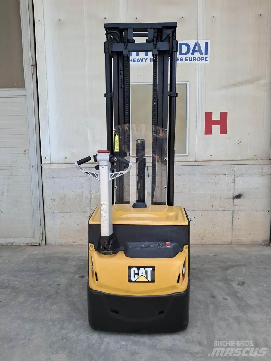 CAT NSP16N2 경량 리프터