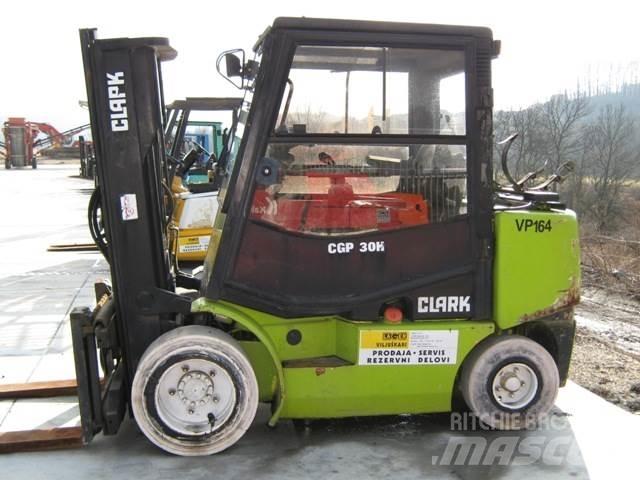 Clark CGP30 LPG 지게차