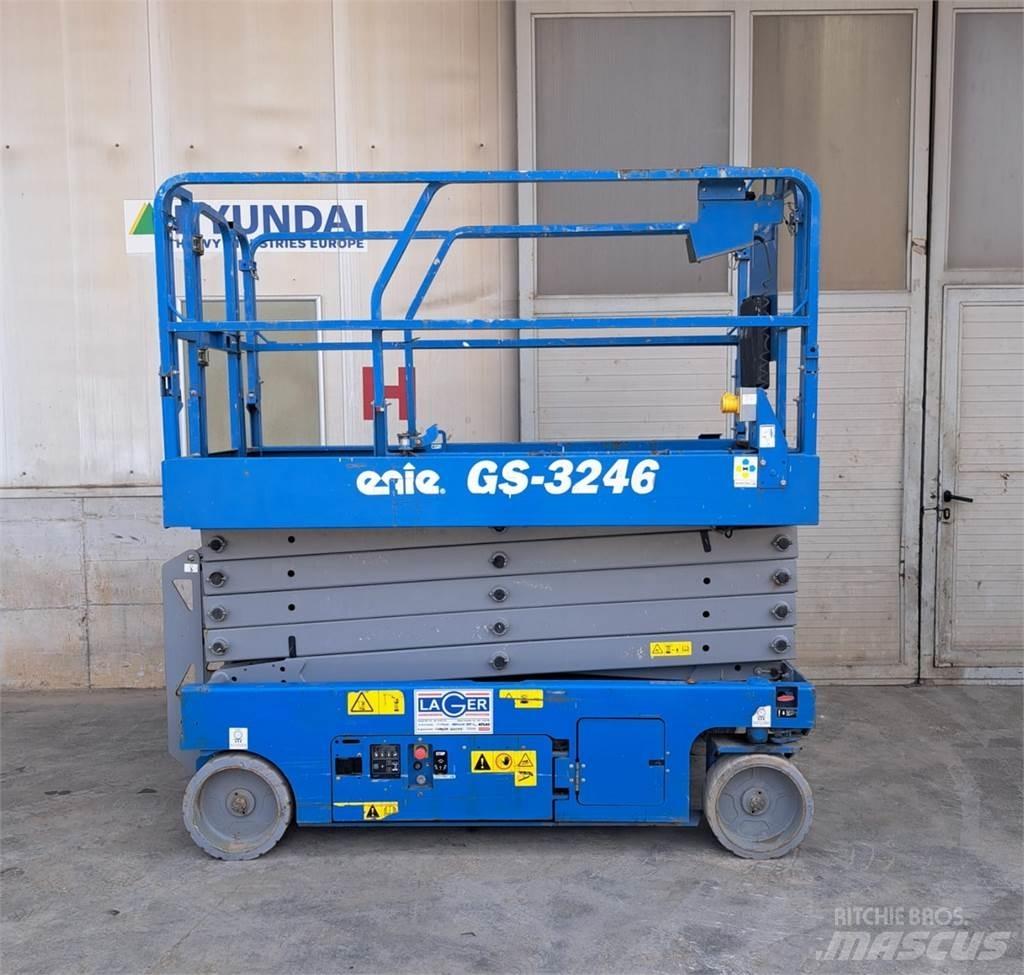 Genie GS3246 관절형 전동이동 리프트