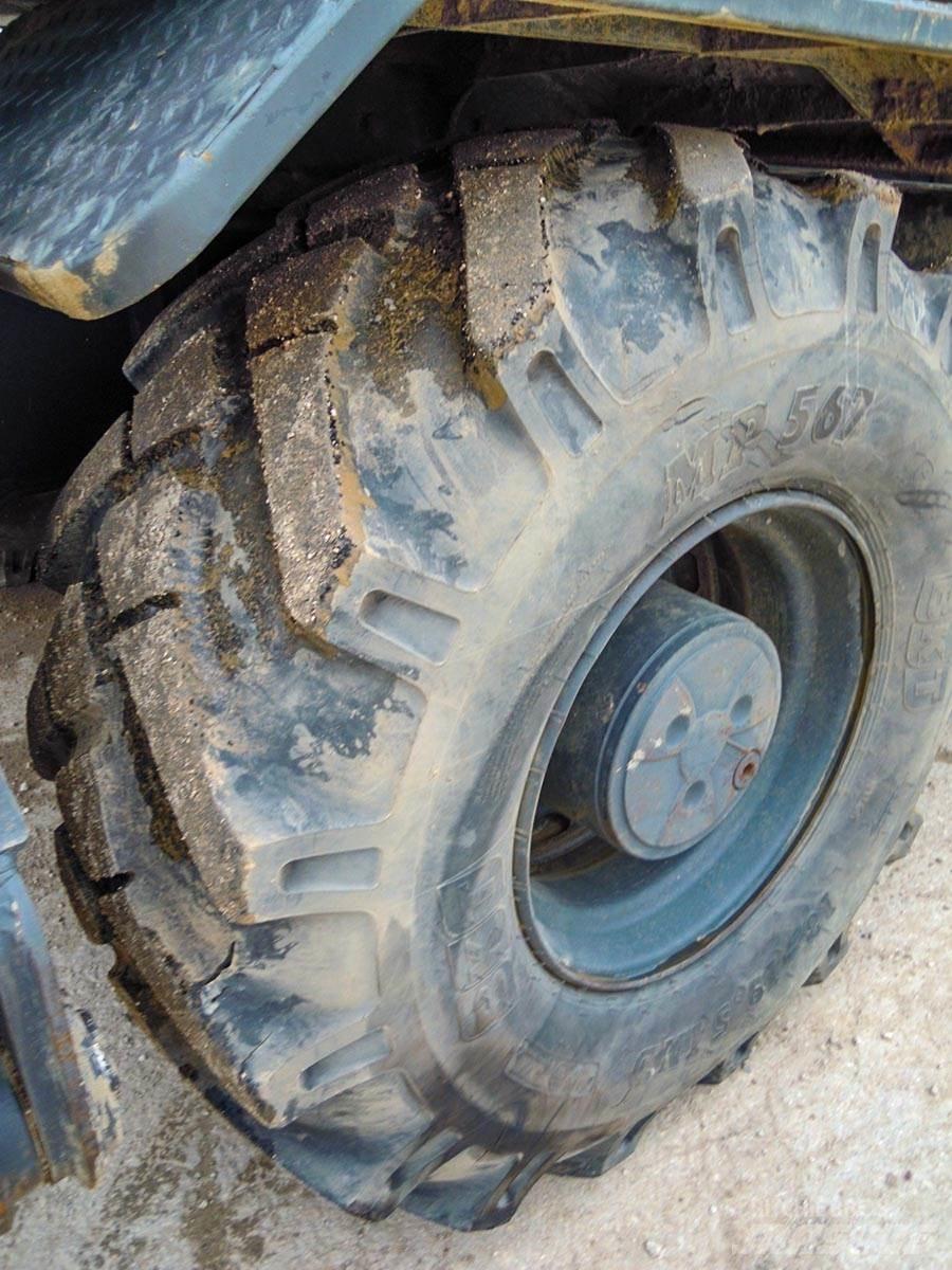 Hyundai R140W-9  휠 굴삭기