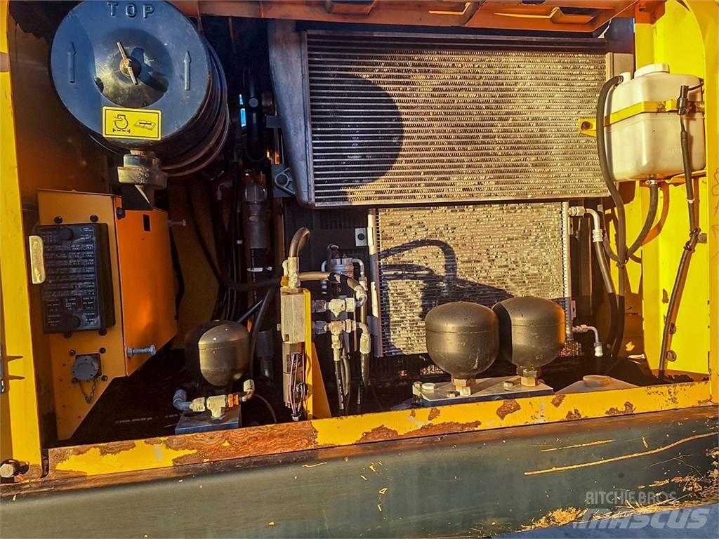 Hyundai R170W-7A  휠 굴삭기