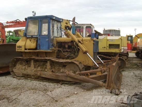 Komatsu D65E-8 크롤러 도저