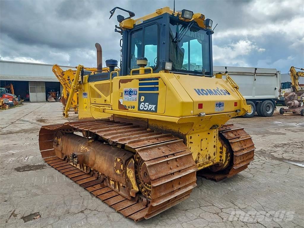 Komatsu D65PX-17 크롤러 도저