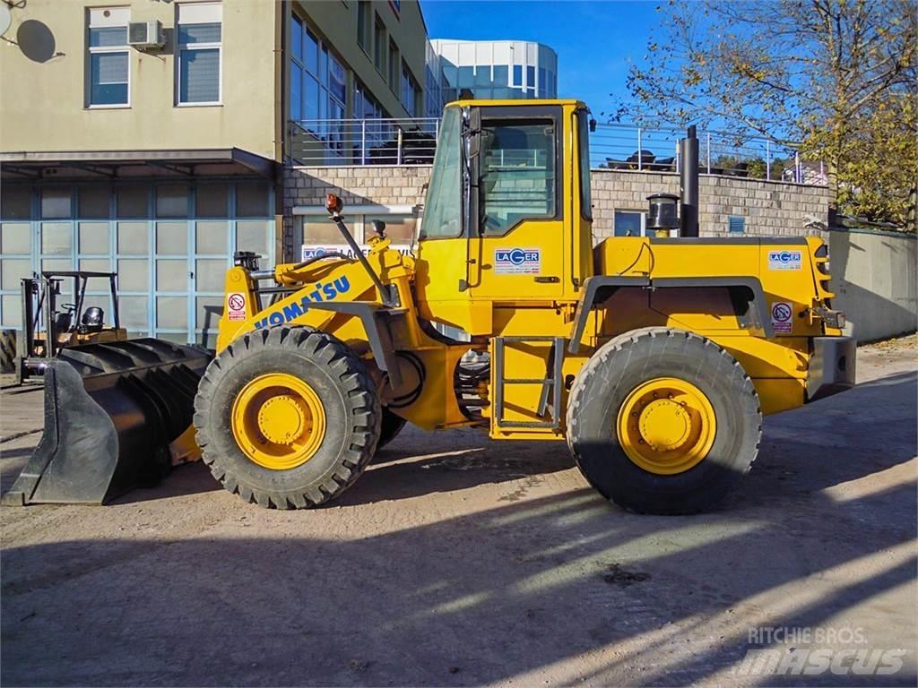 Komatsu WA270  휠로우더