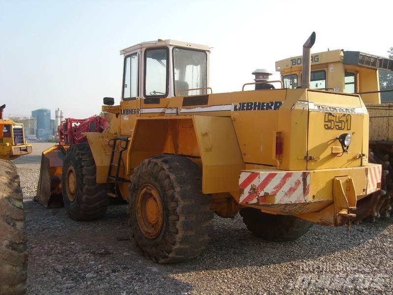 Liebherr L 551  휠로우더